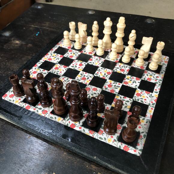 Scrapbook Chess Set - Vintage Flowers - Picture 2 of 11